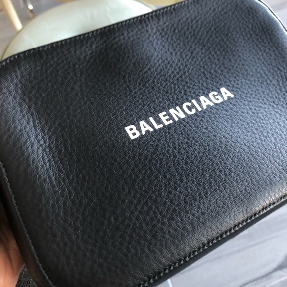 Balenciaga camera bag - Picture 2 of 6
